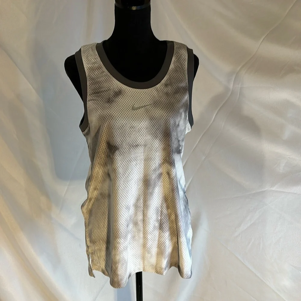 NIKE Jersey Gray Mesh Size Small NWT